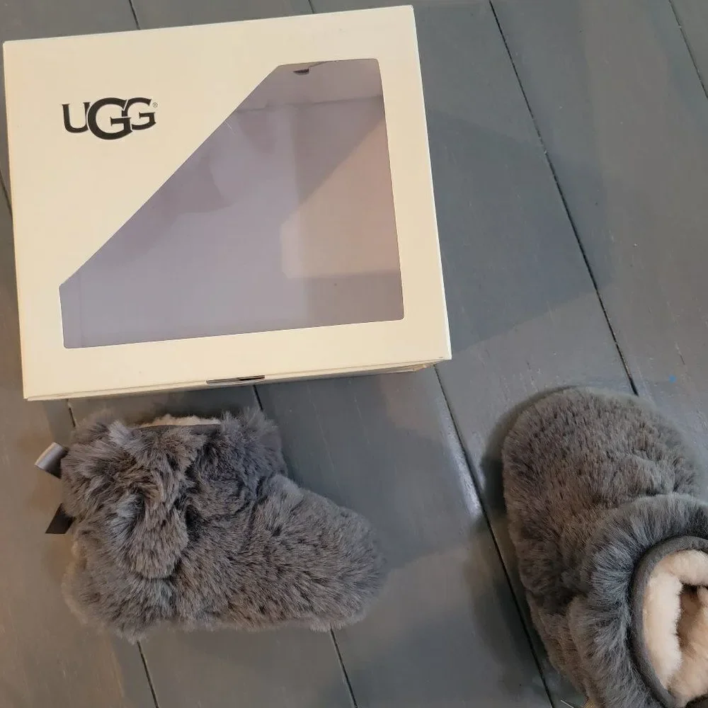 UGG Kid's Gray Jesse Bow II Fluff Bootie Size XS (0-6)